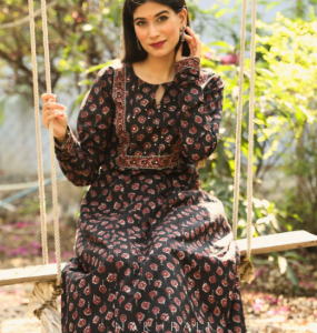 Levi's Women Kurtas - Black / Beige