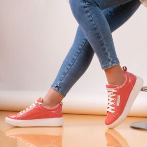 New Balance Women Sneakers - Navy / Cream