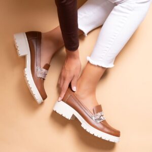 New Balance Women Loafers - Navy / Cream
